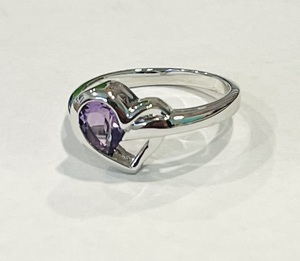 photo of Sterling silver amethyst ring item 001-220-00757