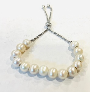 photo of Sterling silver freshwater pearl bracelet with bolo clasp item 001-620-00342